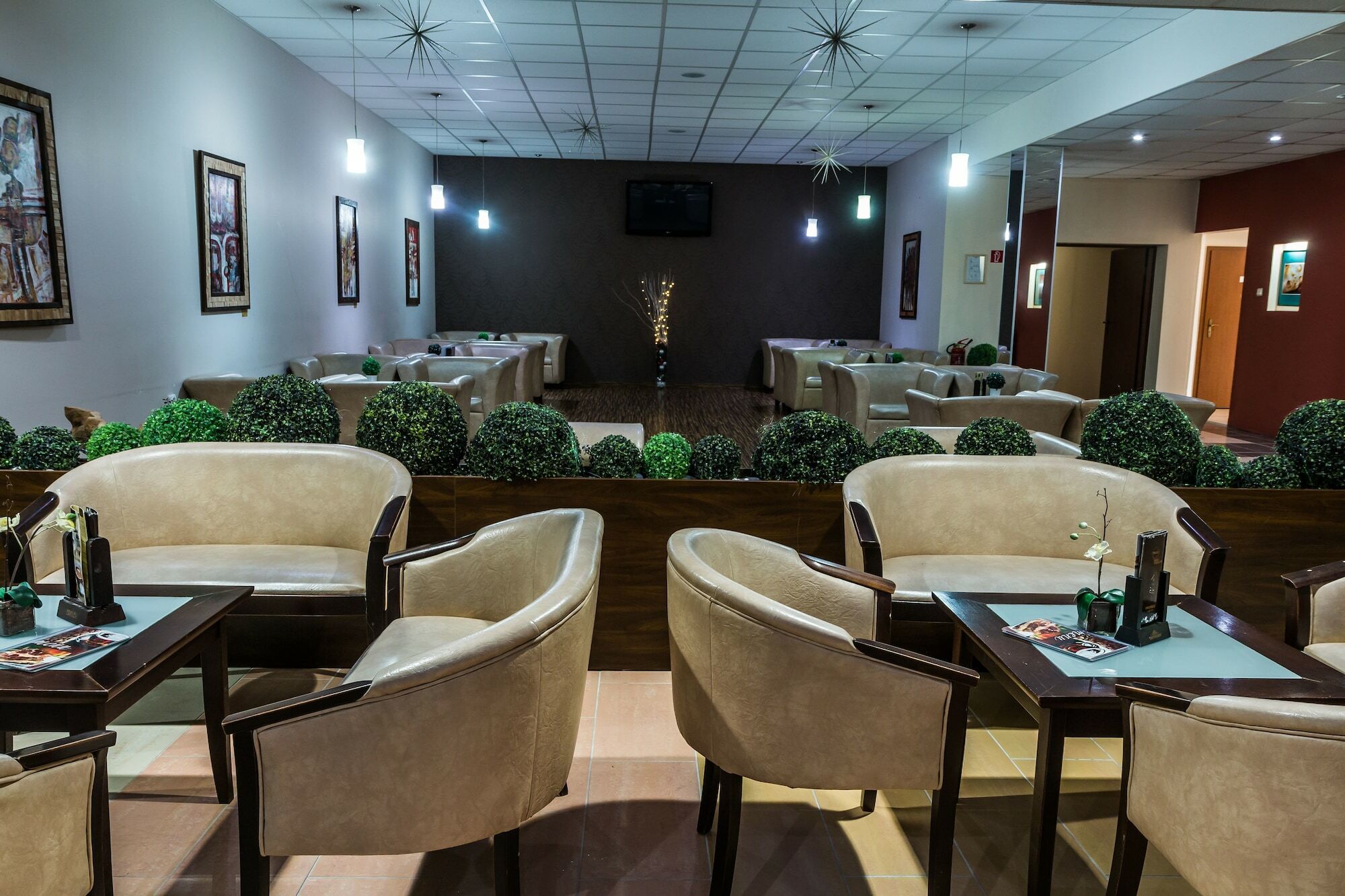 Hotel Dixon So Vstupom Do Bazena A Virivky Zdarma - Free Entrance To Pool And Jacuzzi Included Banska Bystrica Exterior photo